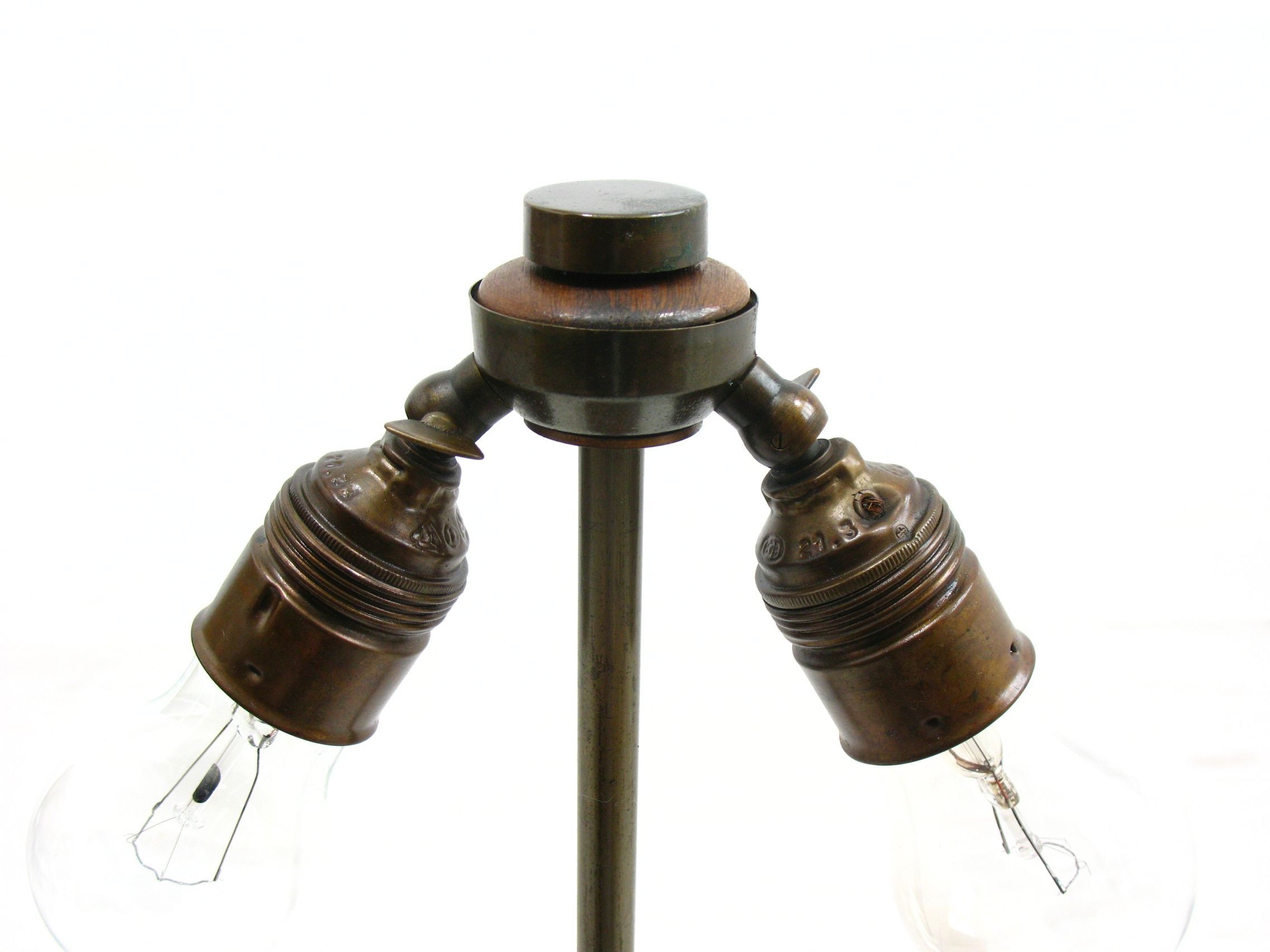 Lampe en bronze de style archaïque chinois 1940 / 1950 s