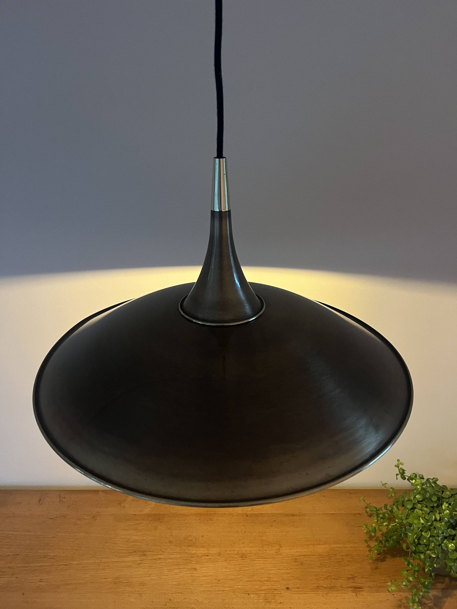 Suspension vintage en laiton attribuée à Florian Schulz - Lampe design allemande faite main
