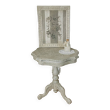 Pedestal table