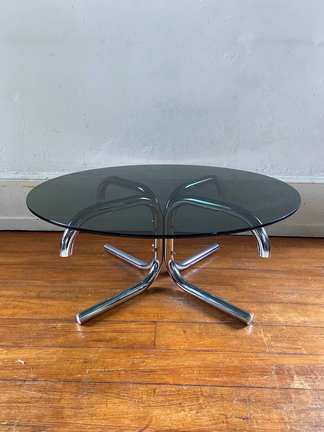 Tubular round smoked glass coffee table vintage 1970