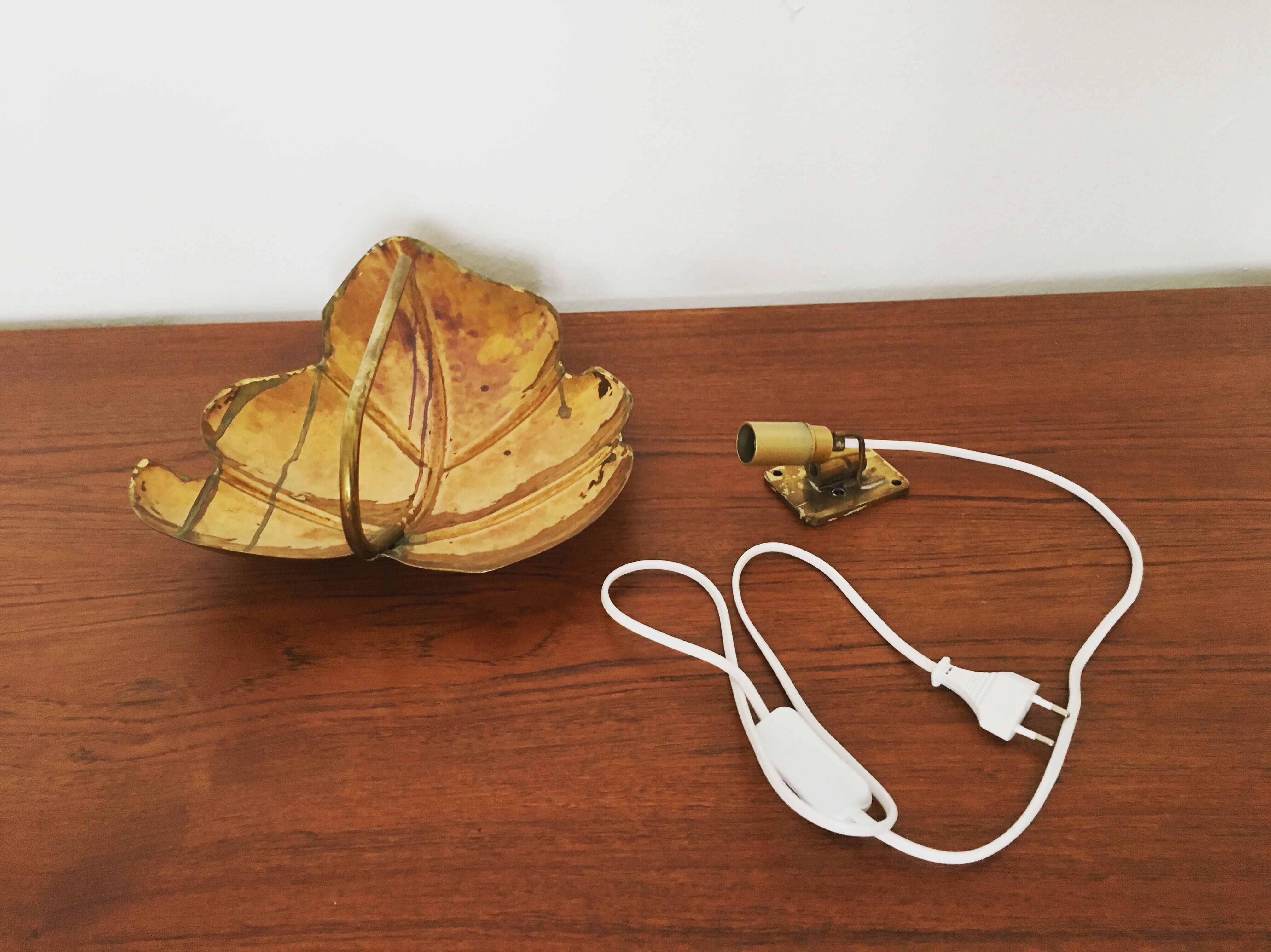 Hollywood Regency brass leaf wall lamp