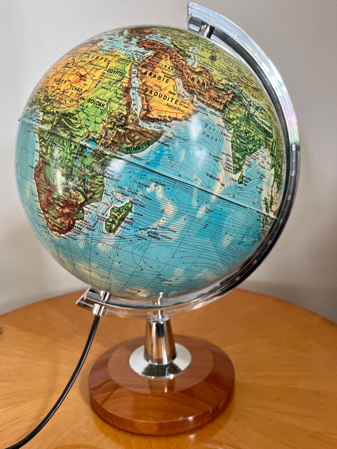 Vintage luminous earth globe