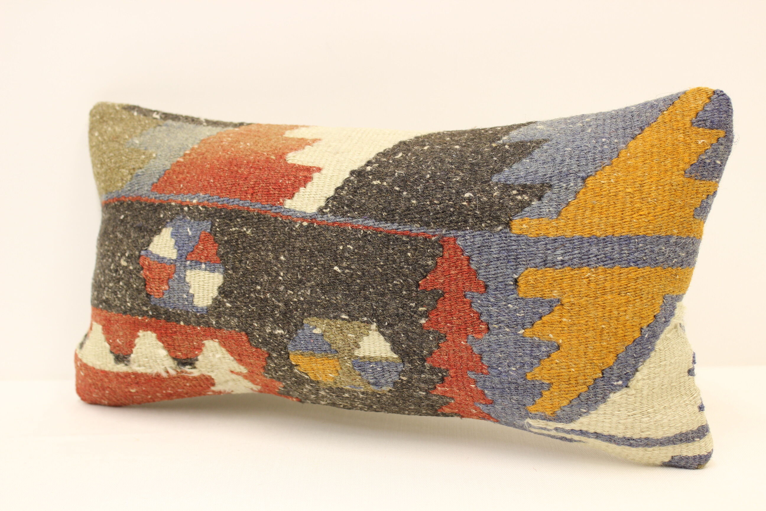 Throw pillow, cushion cover 20x40 cm