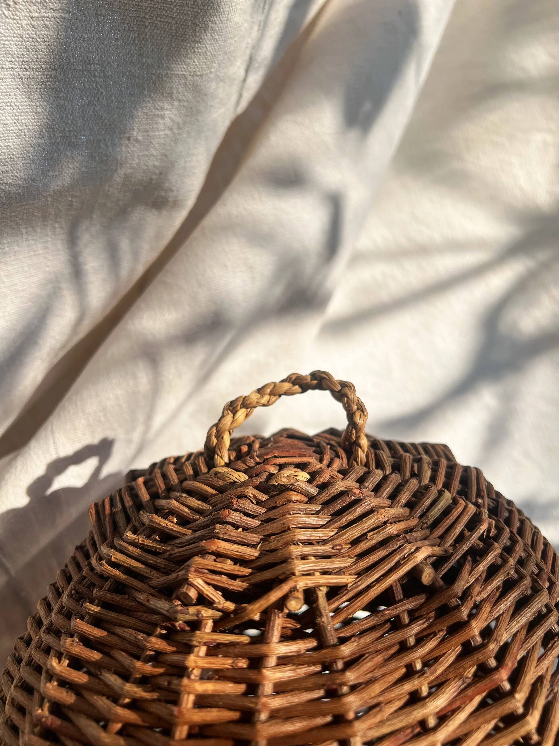 French potato basket with lid