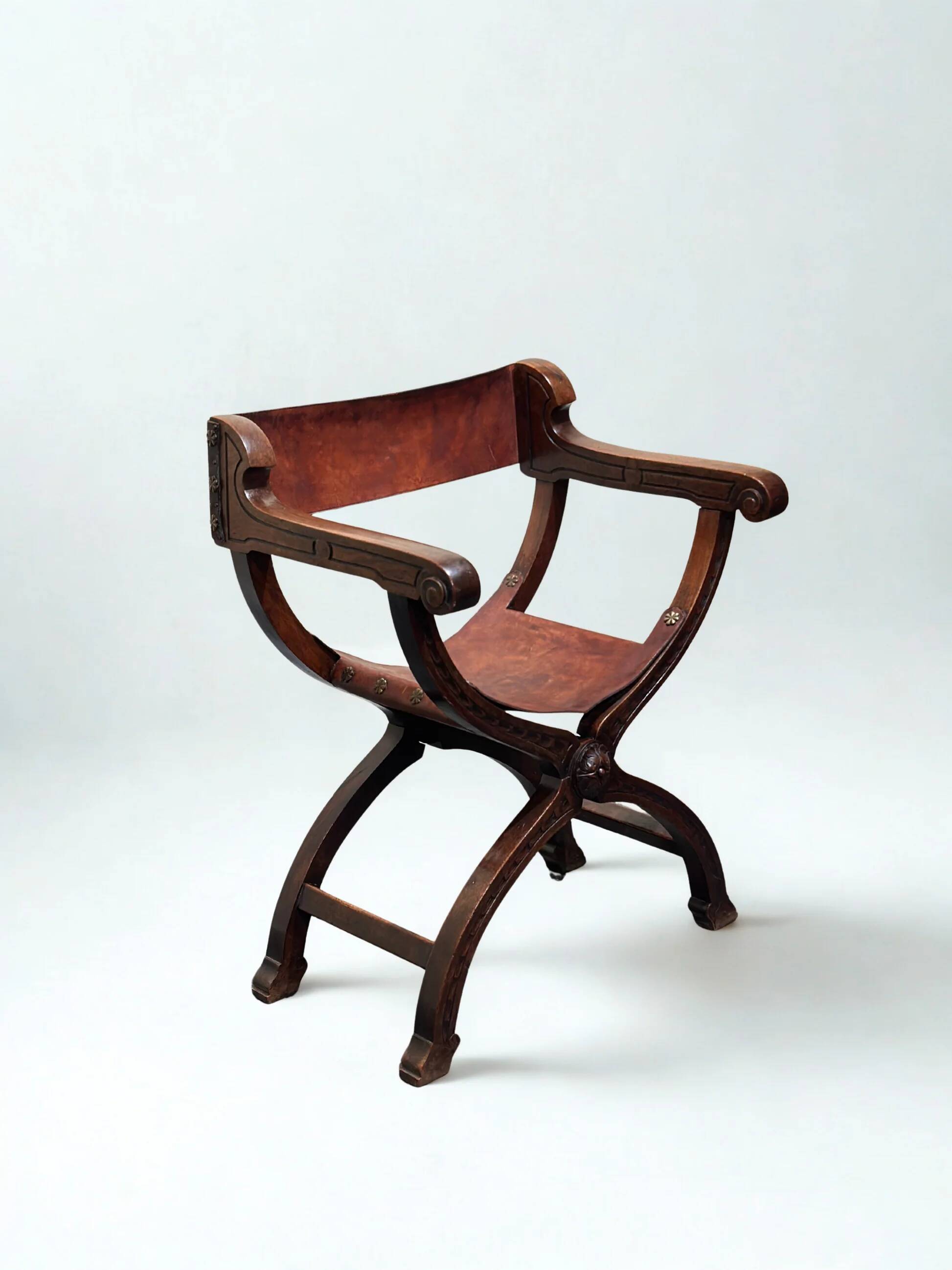 Chaise trône Savonarole française antique