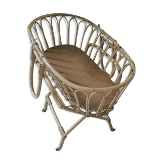 Vintage rattan couffin