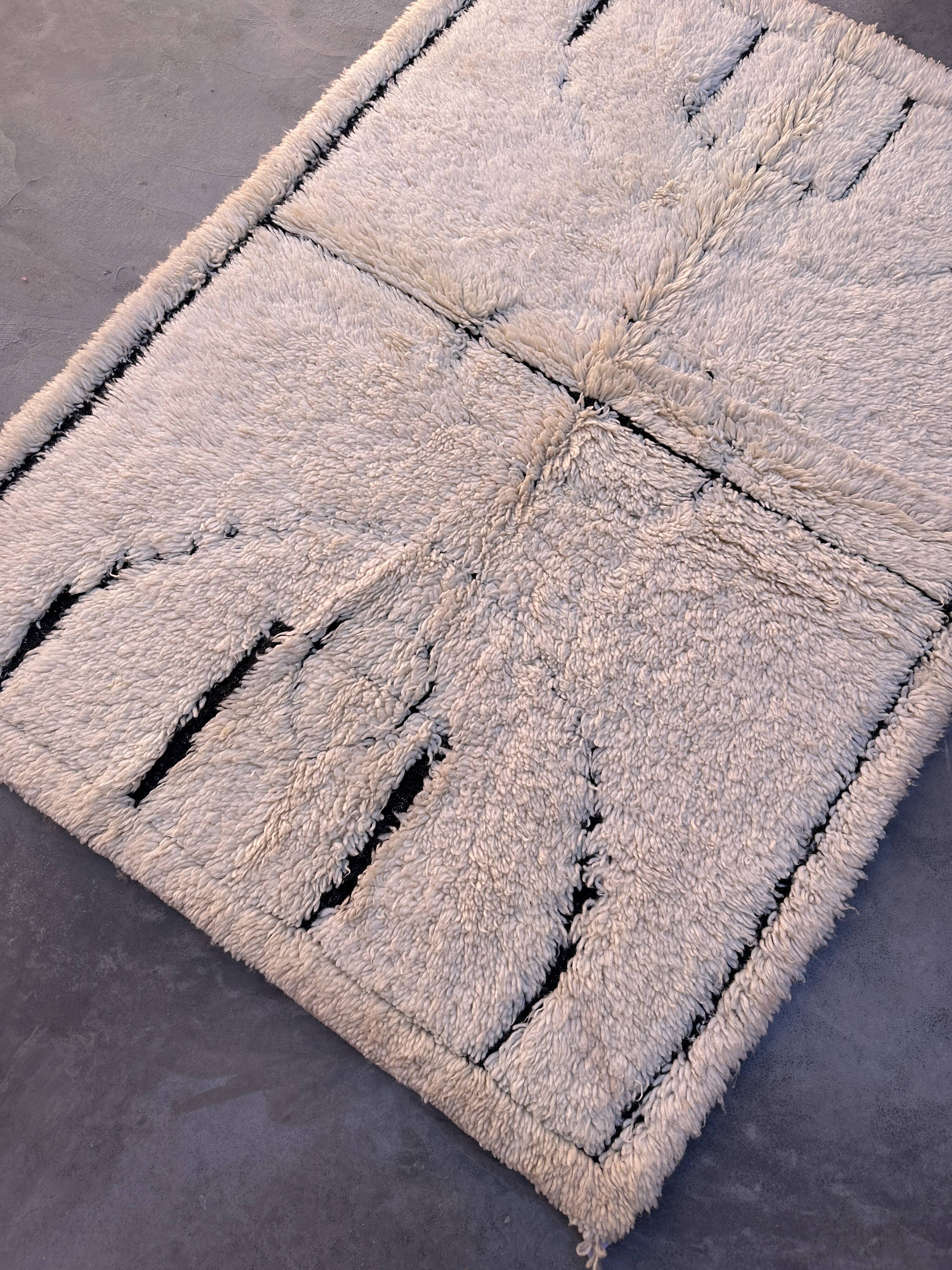 White Marmoucha Moroccan rug - 200 x 148 cm