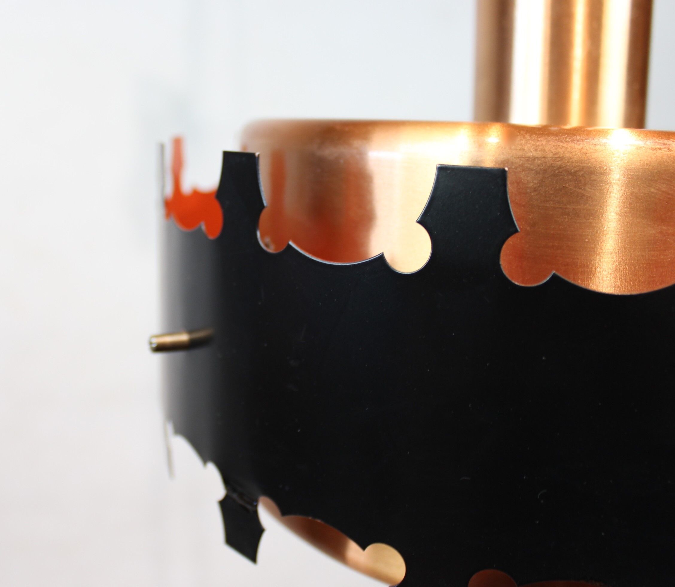 Paire de suspensions en cuivre et métal noir de conception danoise des années 1970