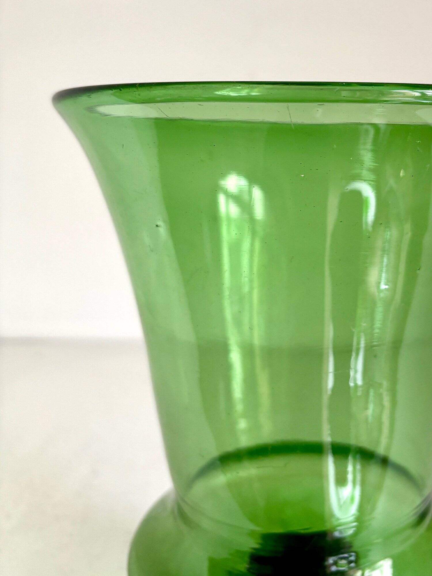 Medici vase in green glass