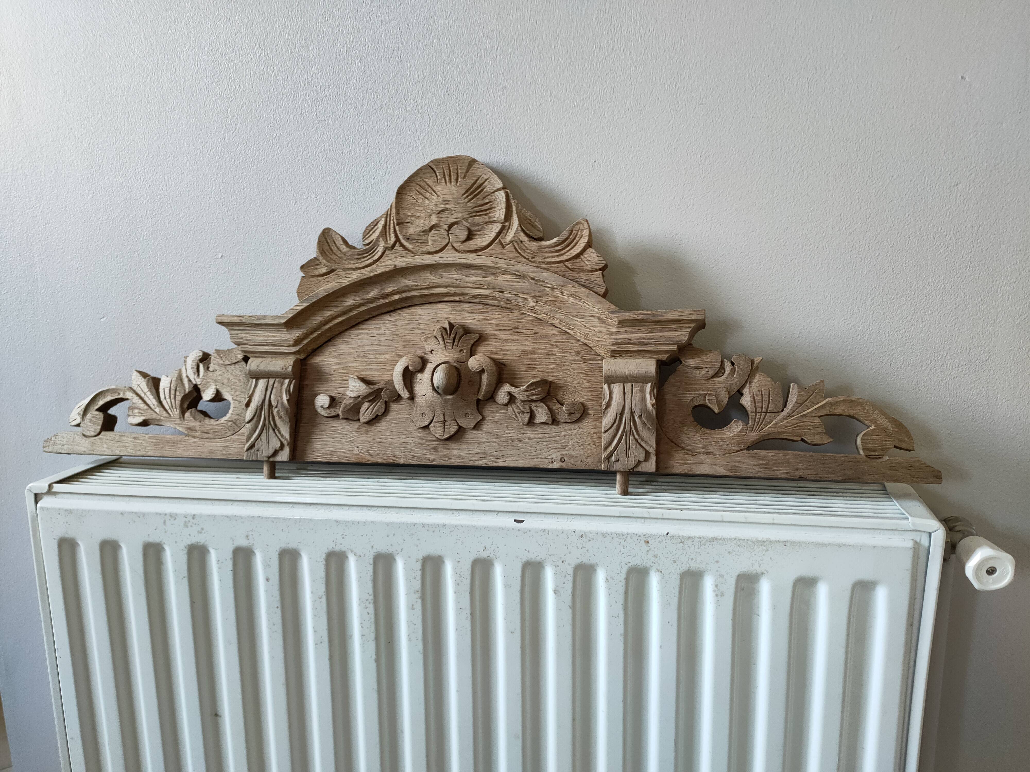 ancient oak pediment