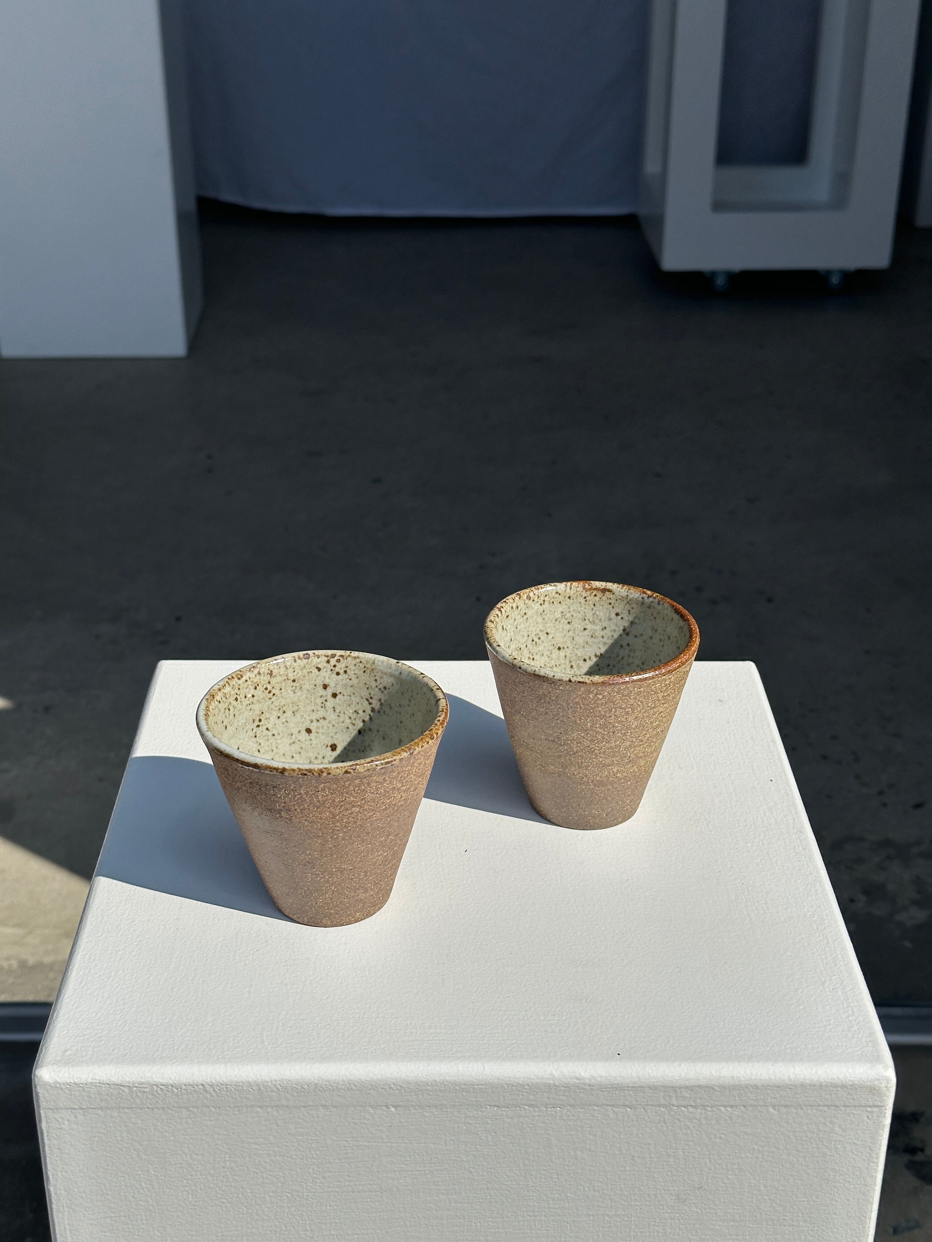 Lot de 2 tasses en céramique indonésienne (mat brun)