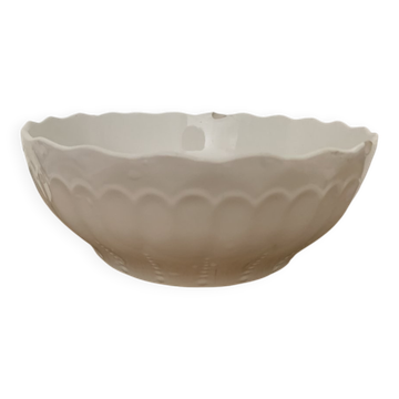 Bol vintage hongrois en céramique crème à bord ondulé, décor moulé années 1950