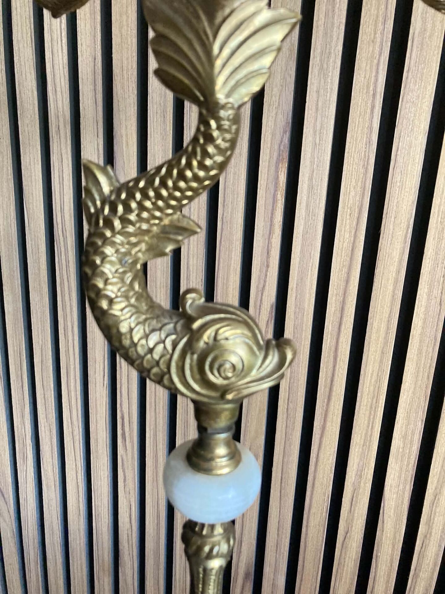 Lampadaire candélabre néo-classique en laiton doré et onyx — Style Flo
