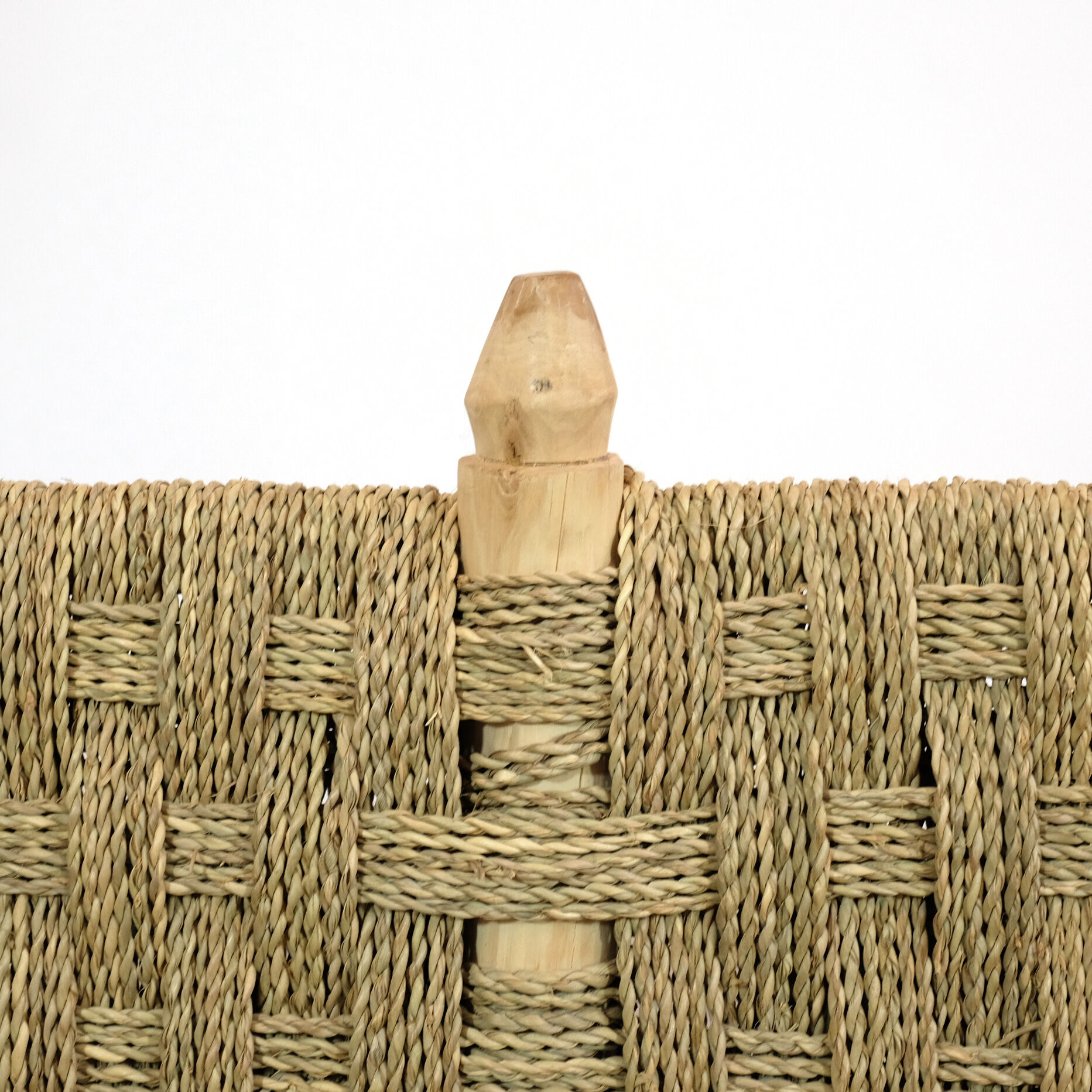 Moroccan bench in wood and rope