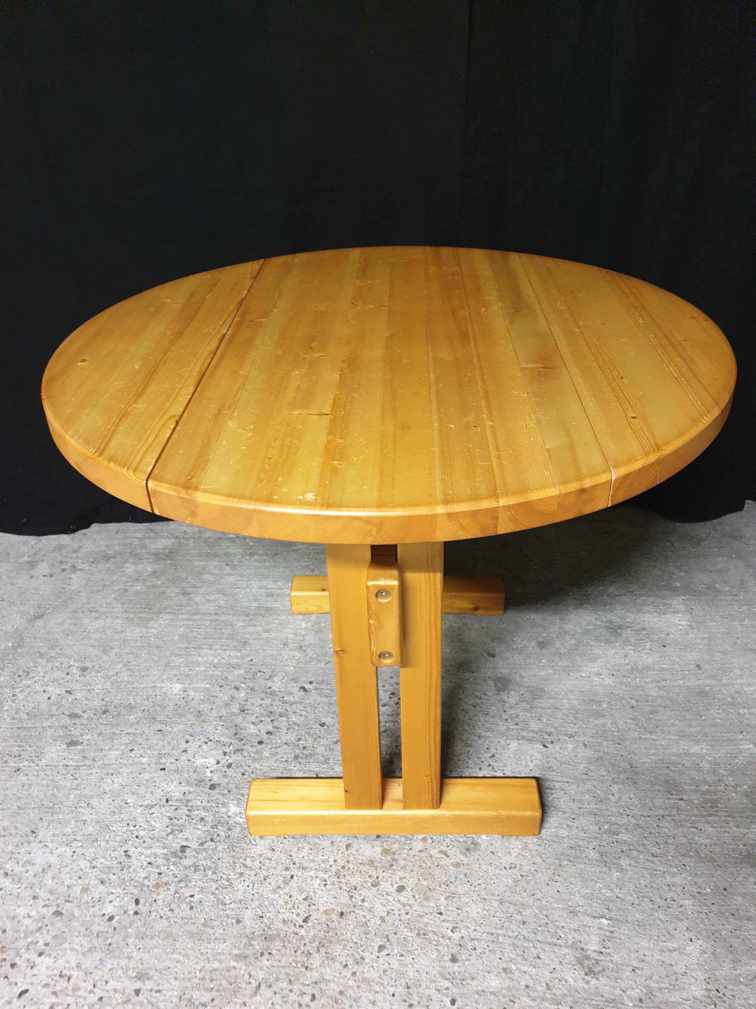 Charlotte Perriand vintage round dining table Les Arcs in pine from the years.