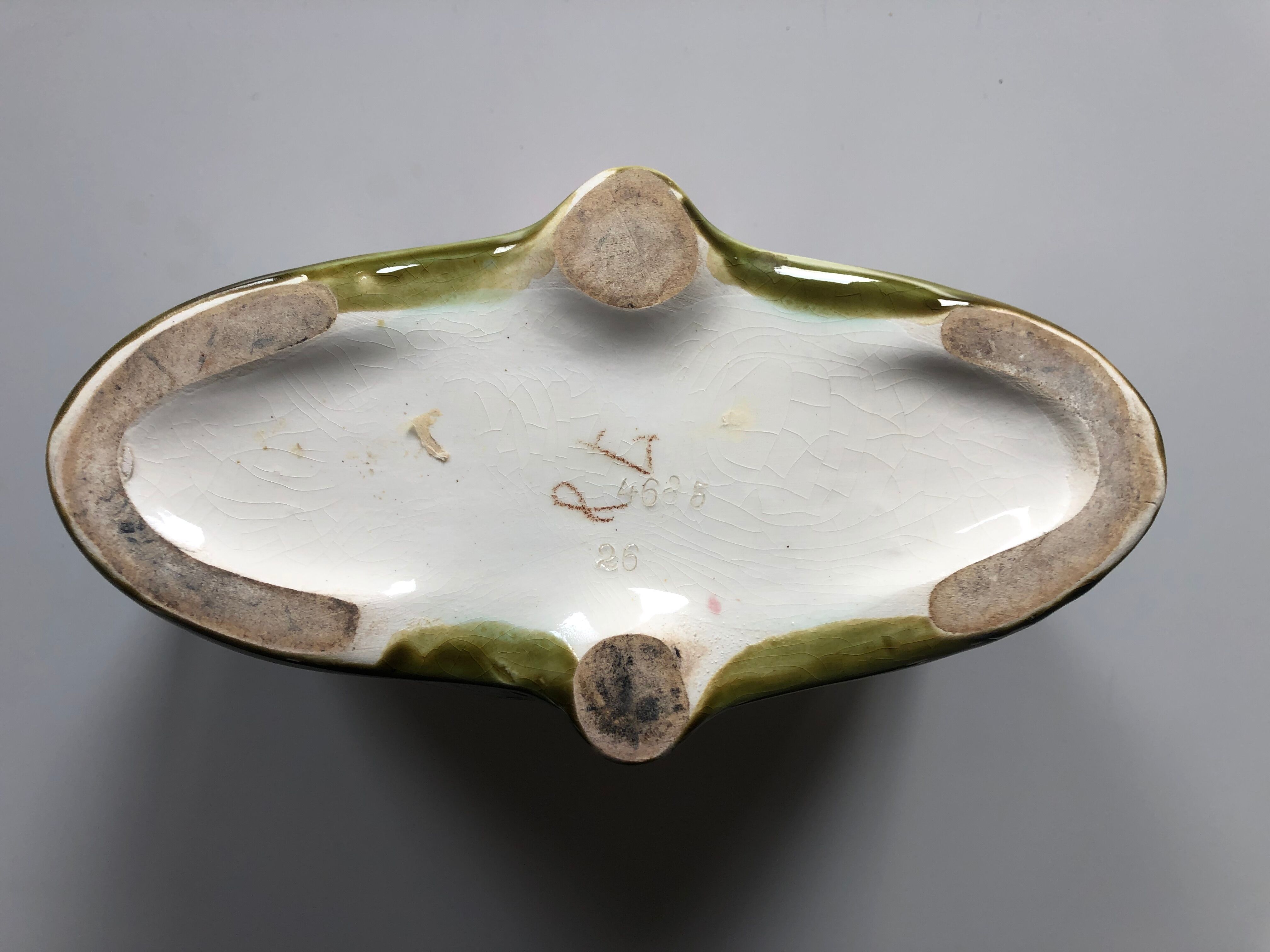 Art deco centerpiece