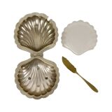 Beurrier coquillage en métal chromé et verre et couteau, Angleterre