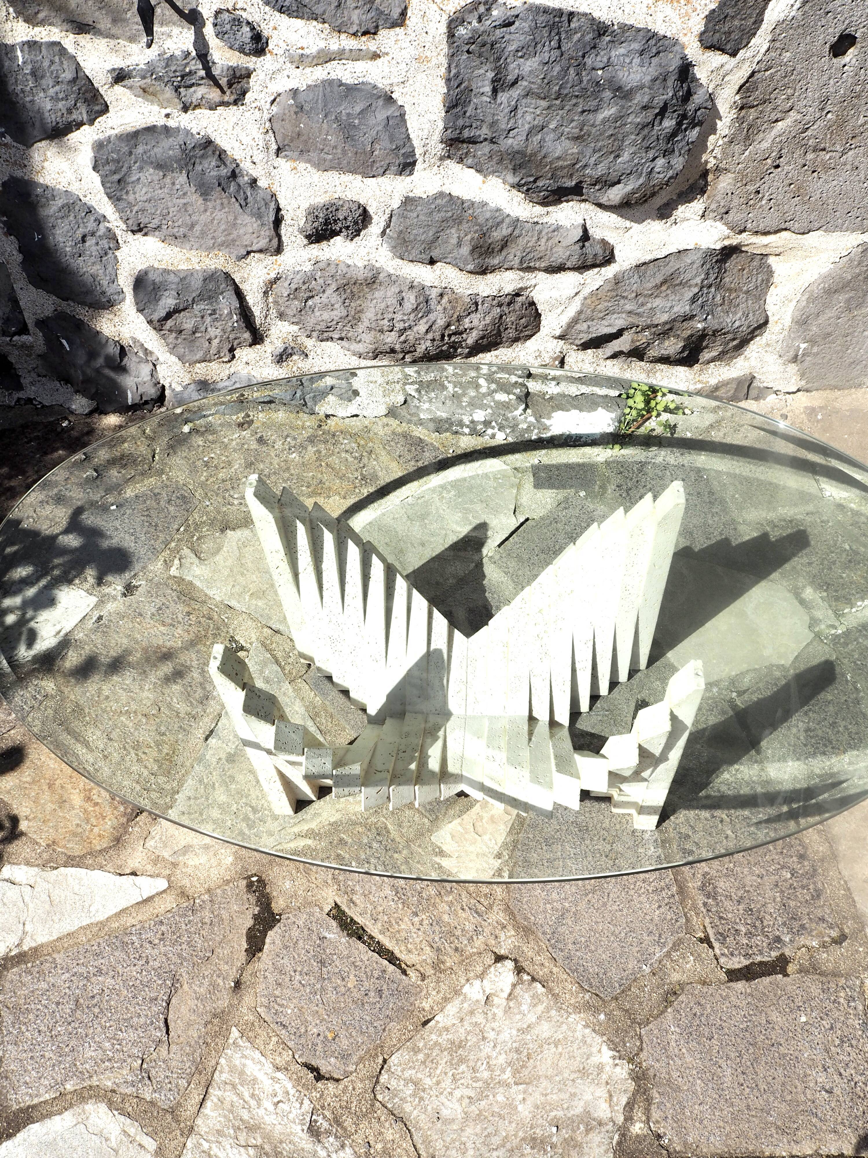 Table basse en verre et travertin