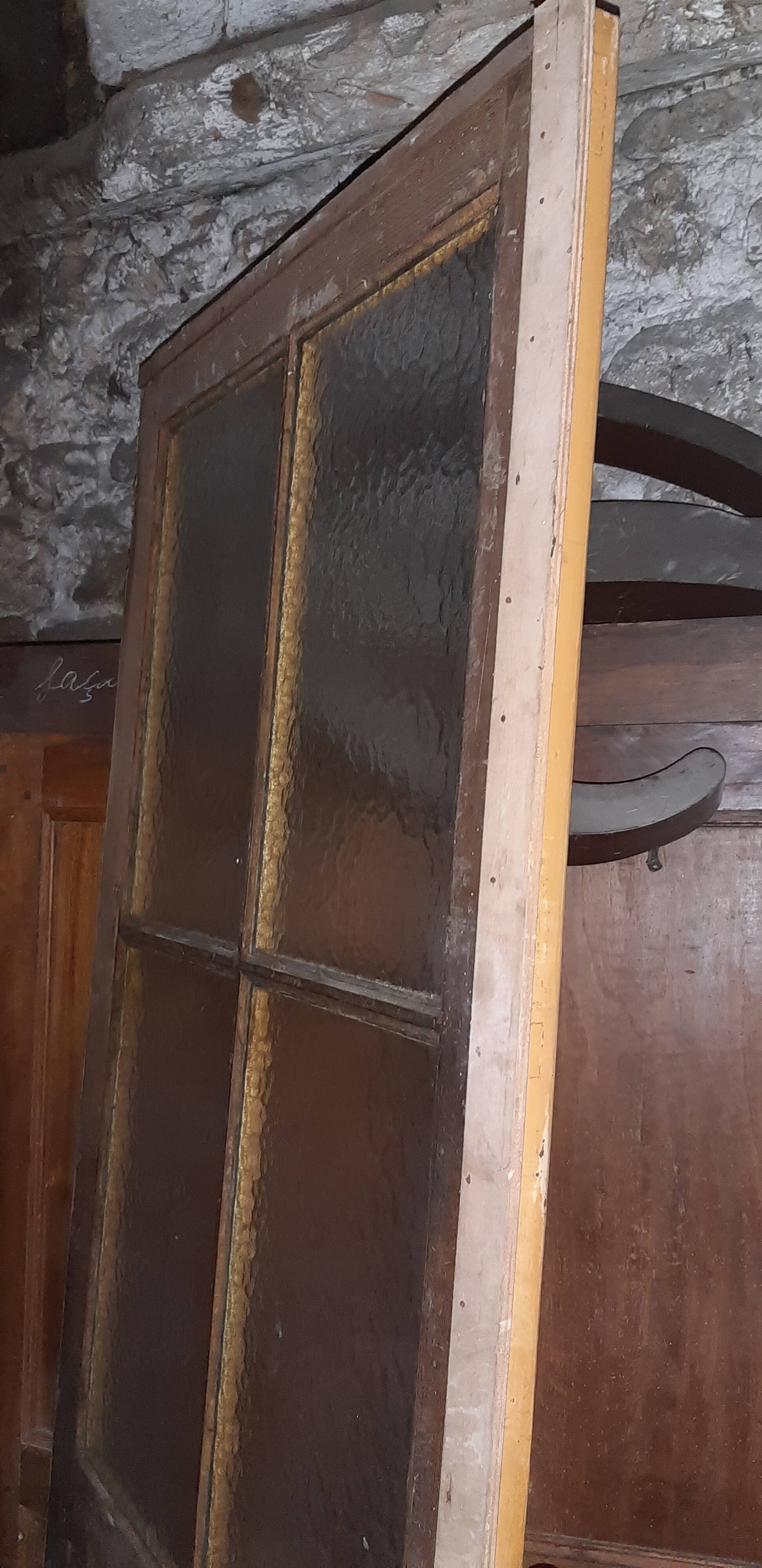 Bar glass doors