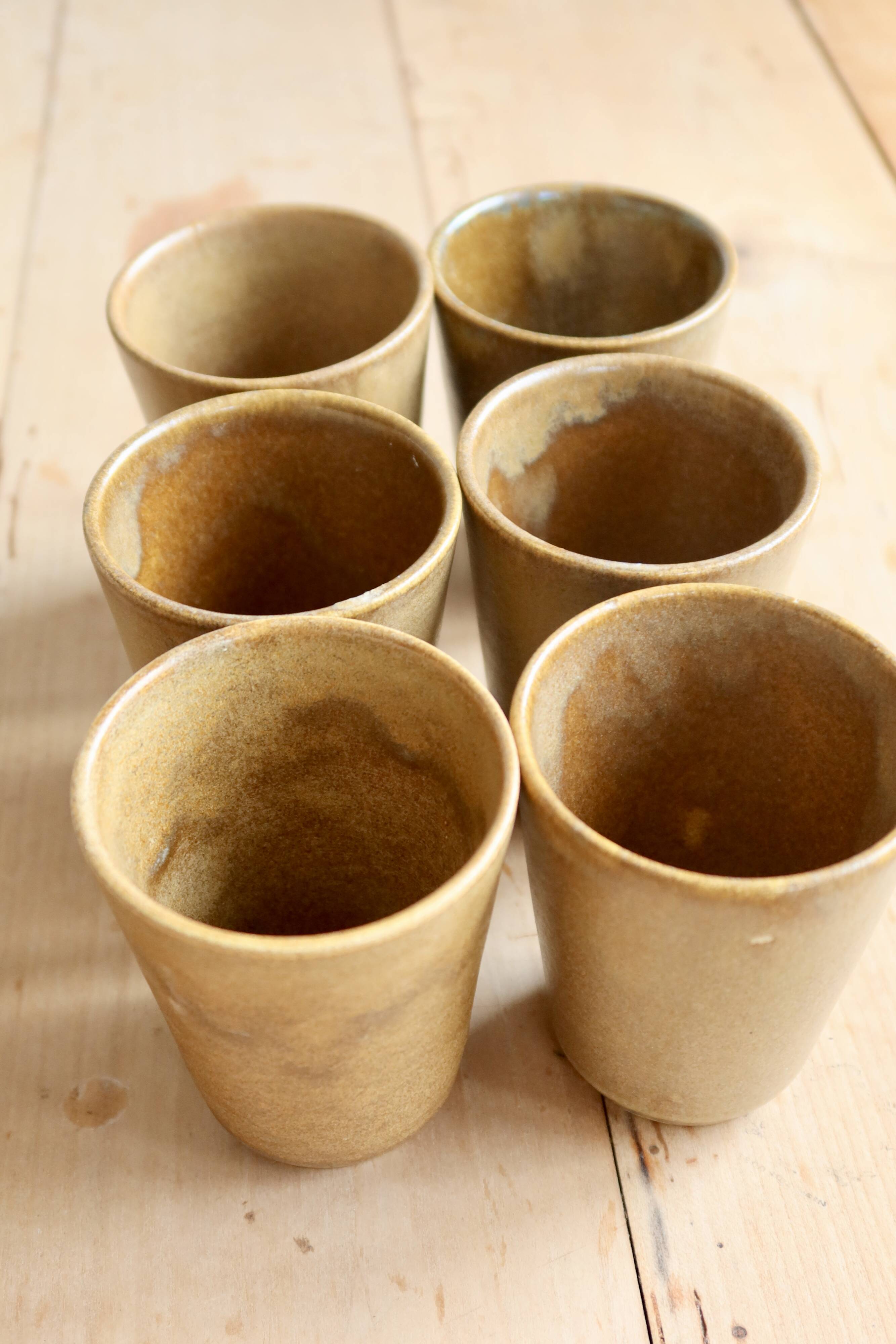 6 vintage stoneware cups – Mismatched