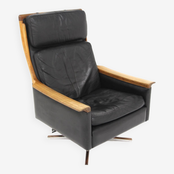 Fauteuil scandinave rotatif en cuir, Swivel chair, "Minerva", Torbjørn Afdal, Suède, 1960