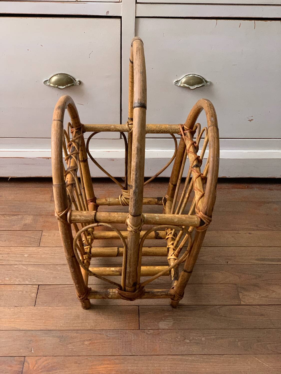 Porte revue vintage en bambou et rotin