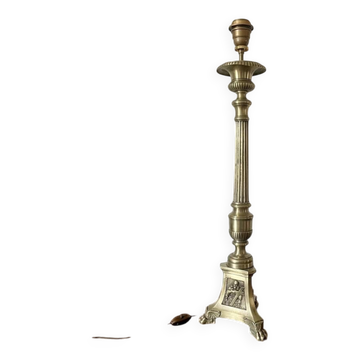 Ancien pied de lampe tripode d'église