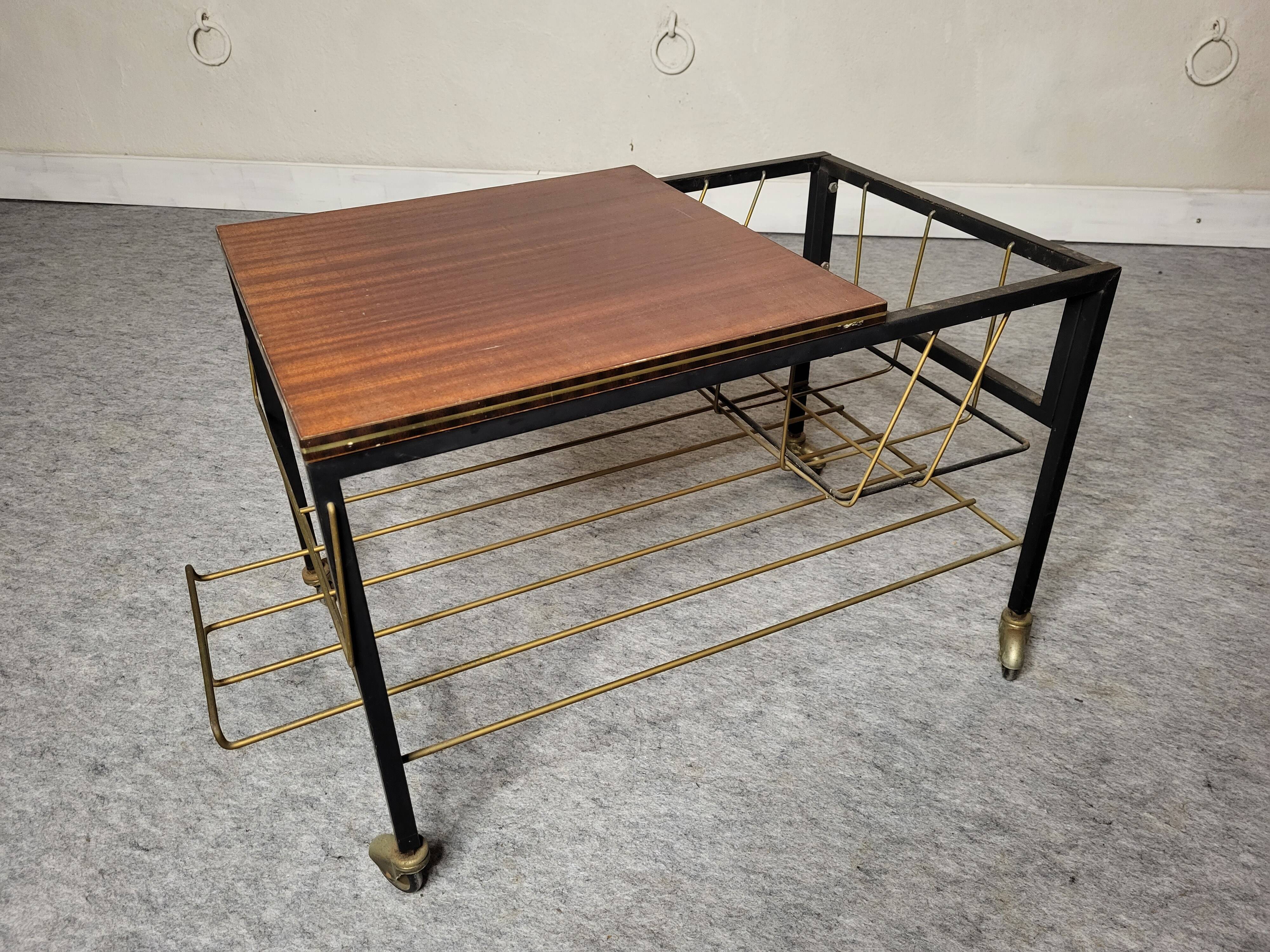 Vinyl door, vintage magazines