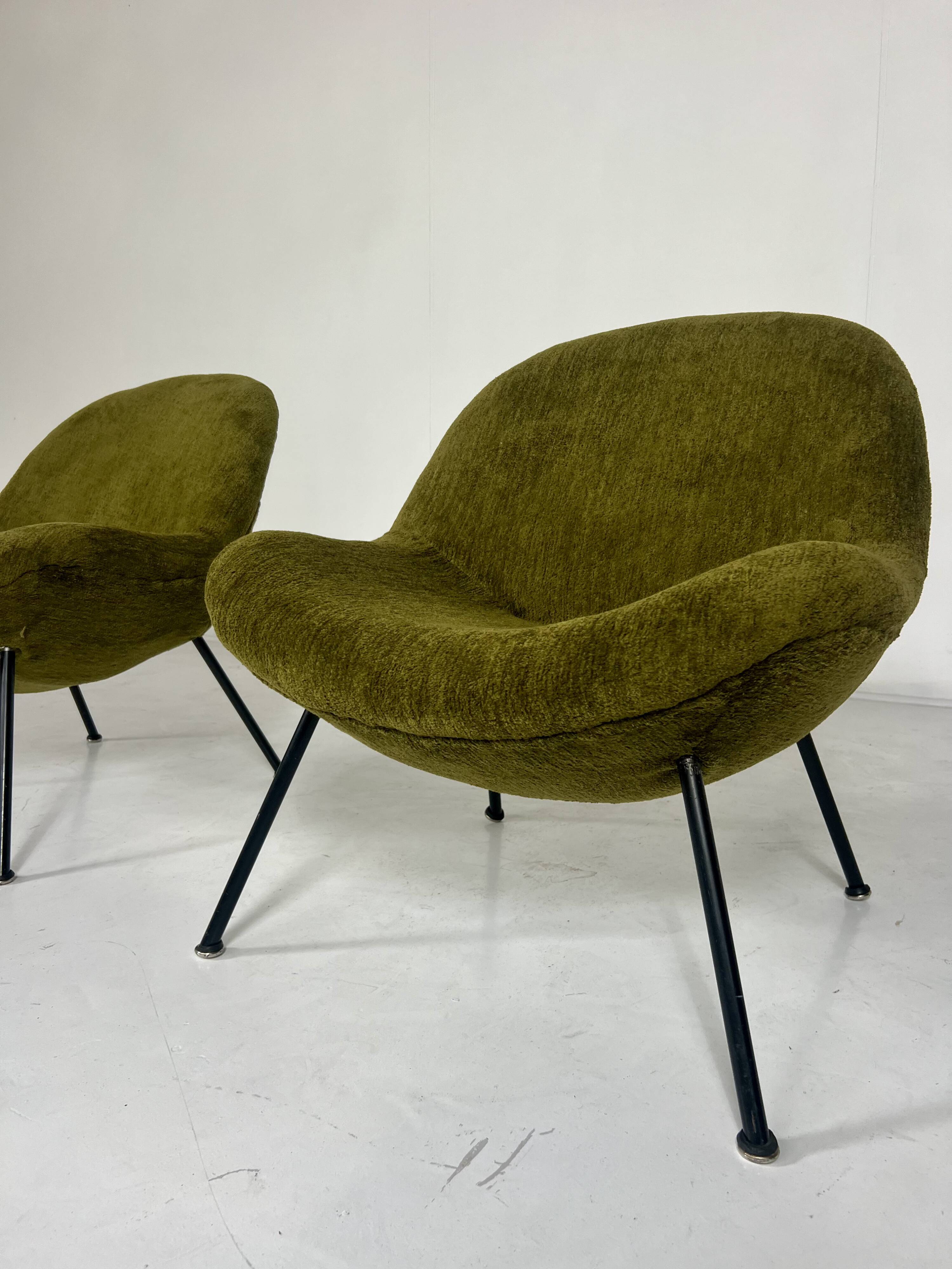 Paire de fauteuils "Egg" par Fritz Neth, années 1950, nouvelle tapisserie