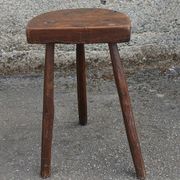 Farmhouse tripod stool in oak