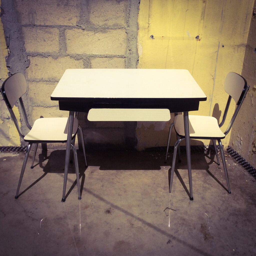 Table formica blanche 2 chaises selency