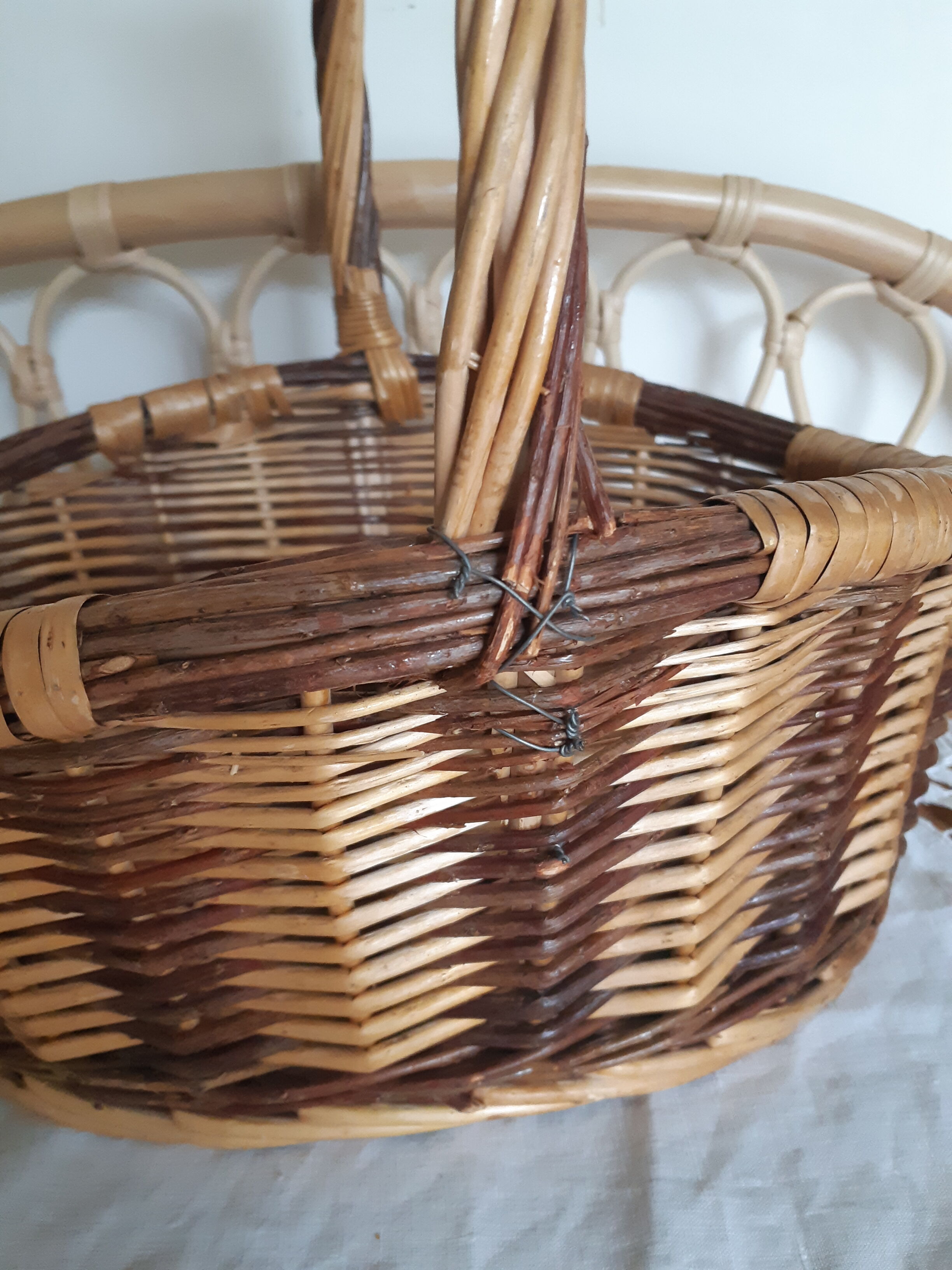 Oval rattan basket