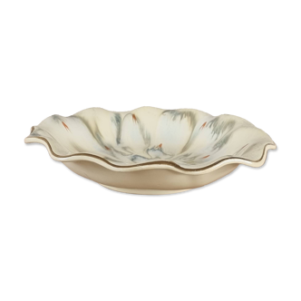 Plat en faïence du milieu du siècle