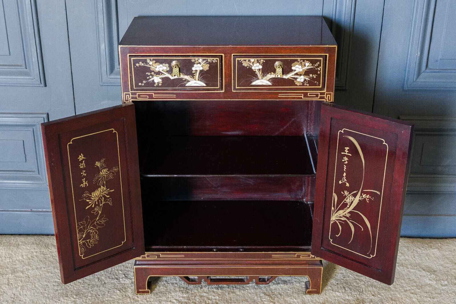 Chinese furniture XXth Red lacquer Decor of branches and birds