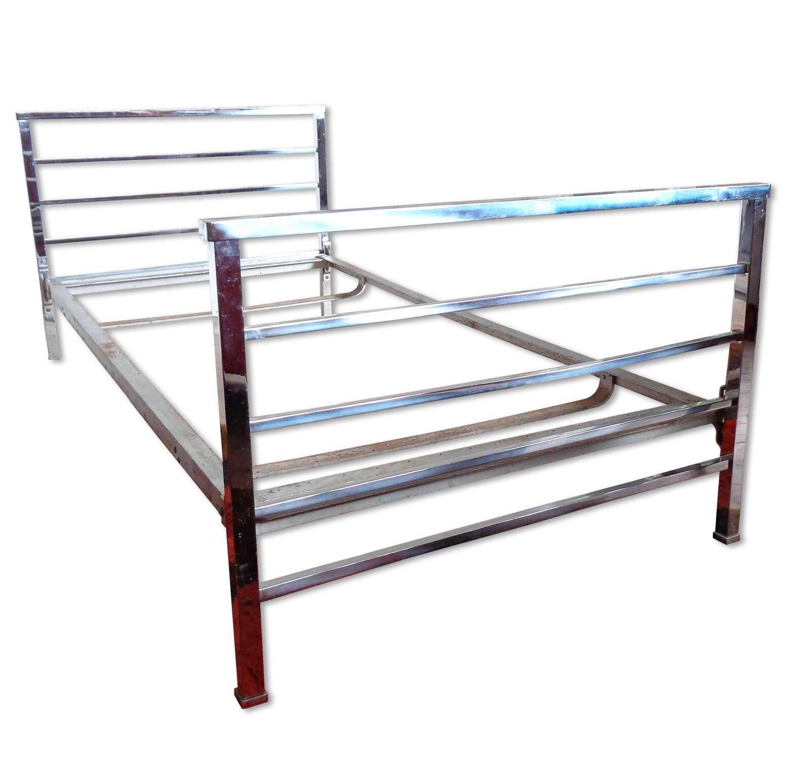 Art deco twin beds