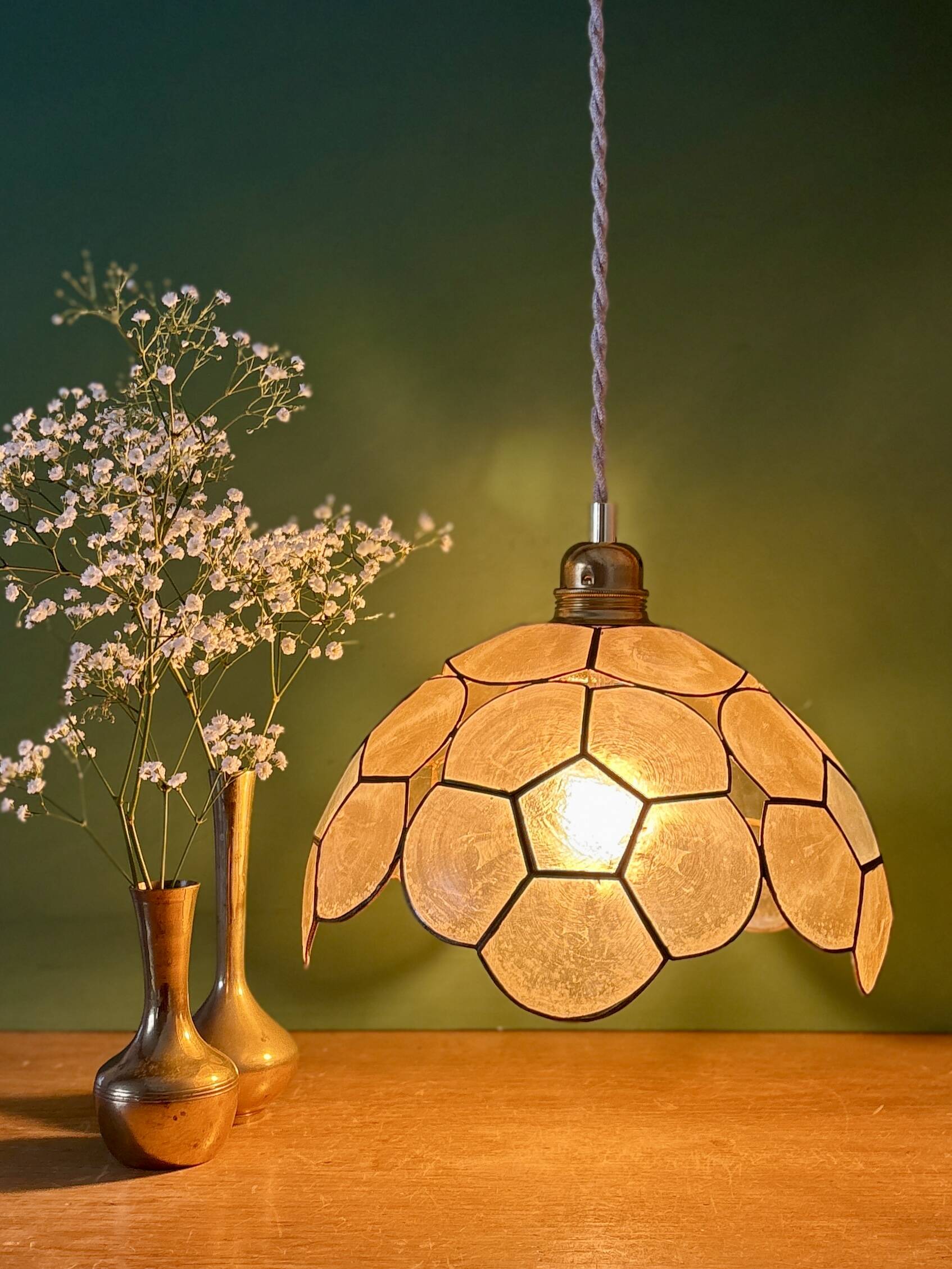 Suspension antique lampshade in beige and blue mother-of-pearl