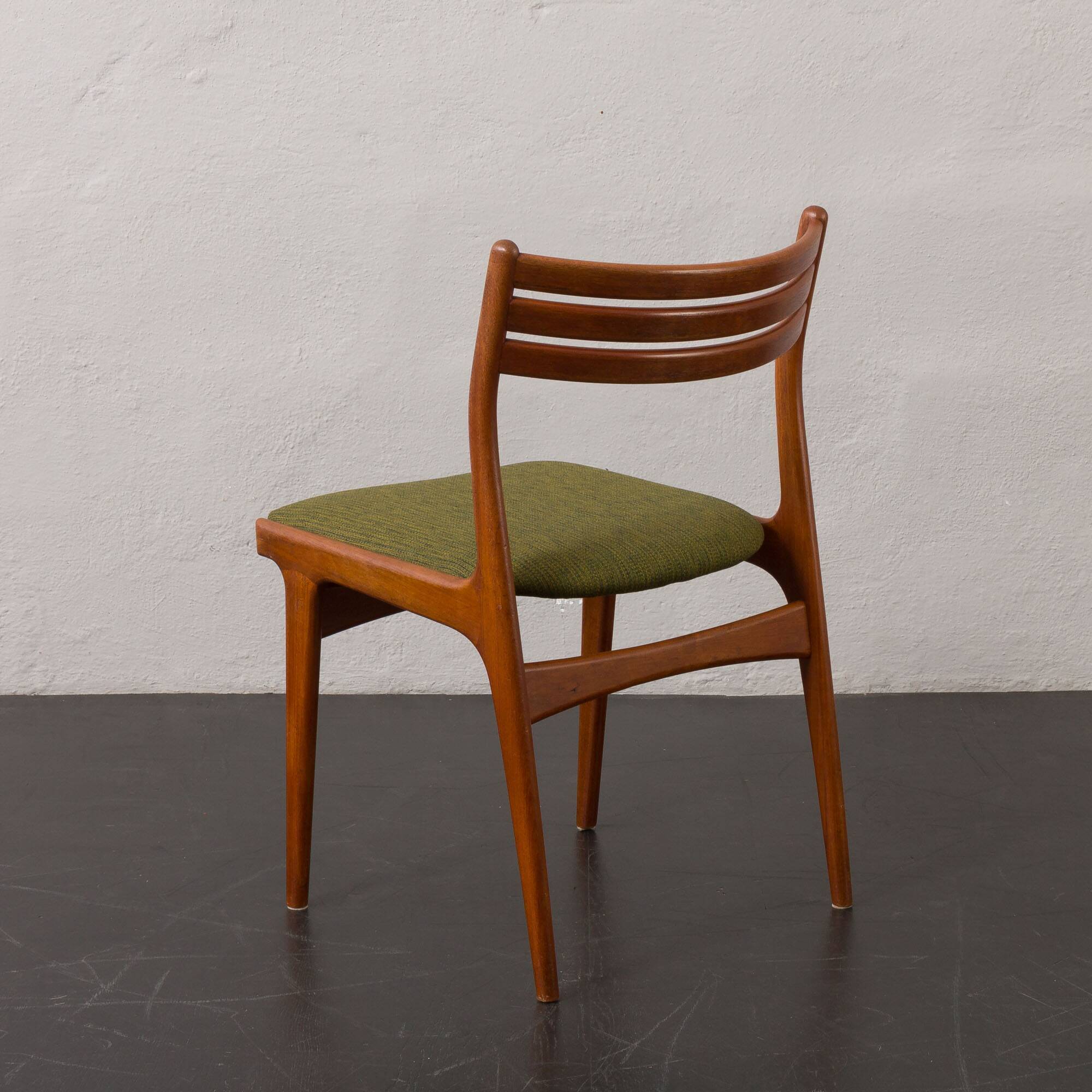 Johannes Andersen teak chair model U20 for Uldum, Denmark 1960s