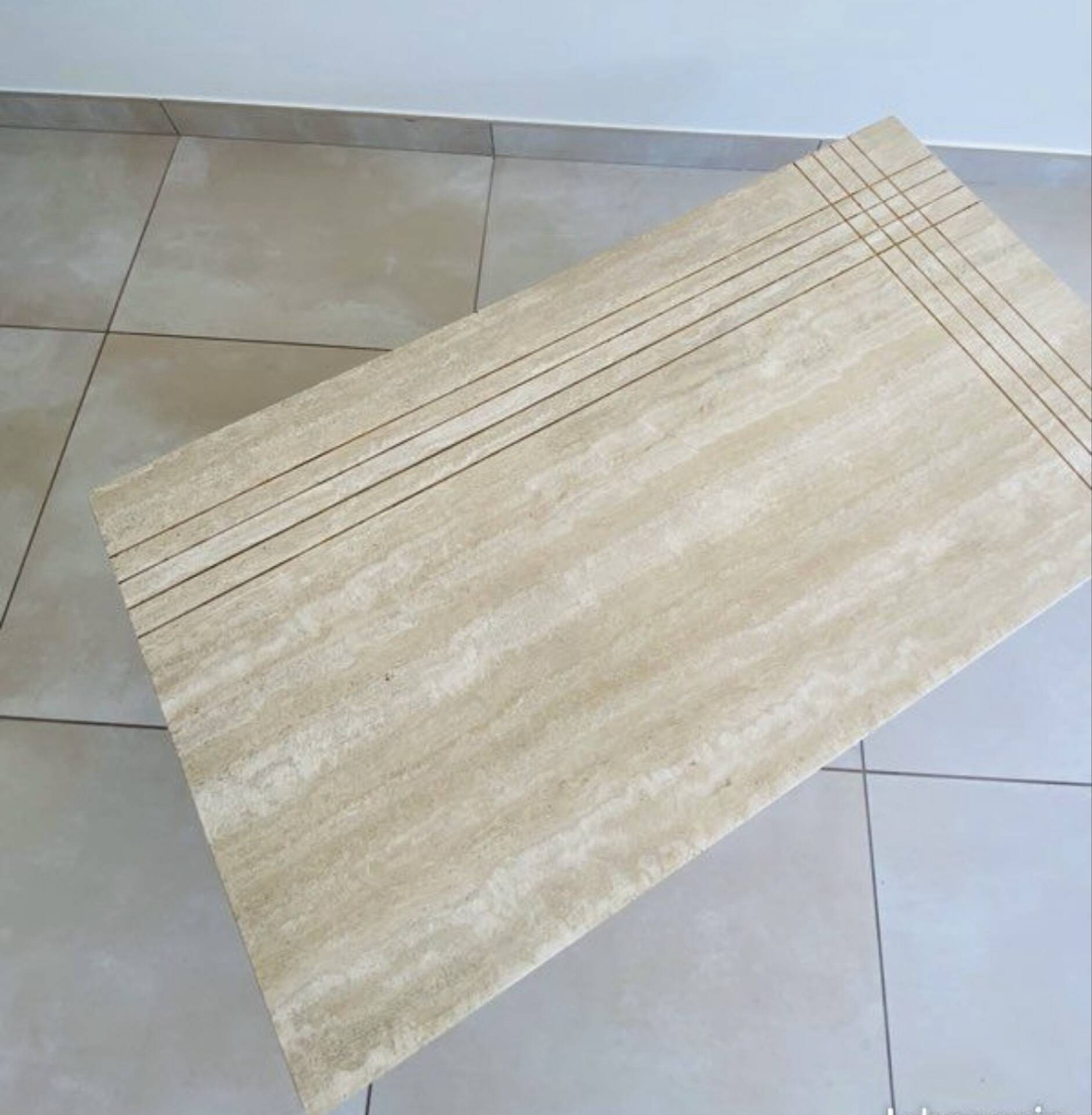 Table basse en travertin