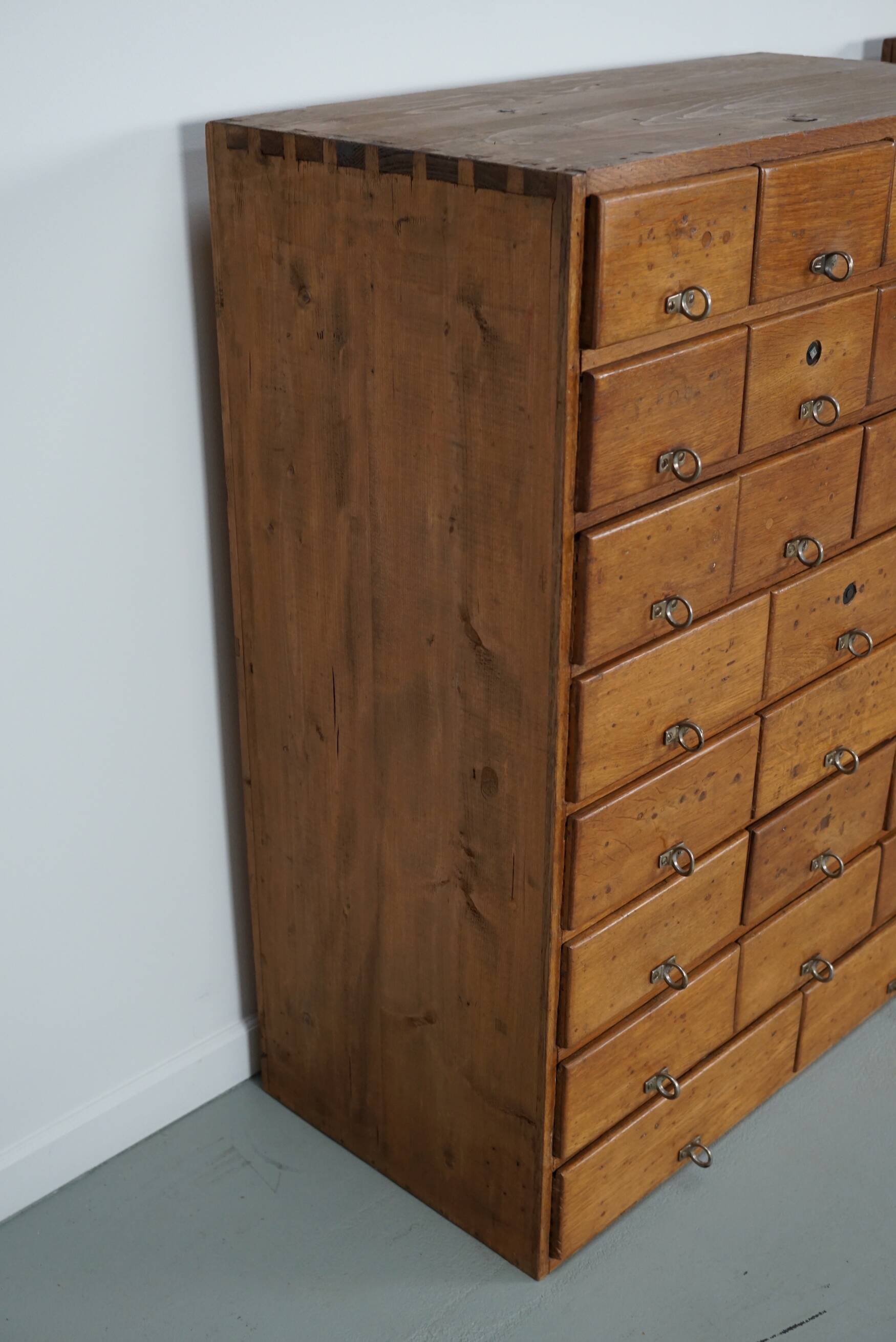 Armoire d'apothicaire vintage allemande en pin et chêne, années 1950
