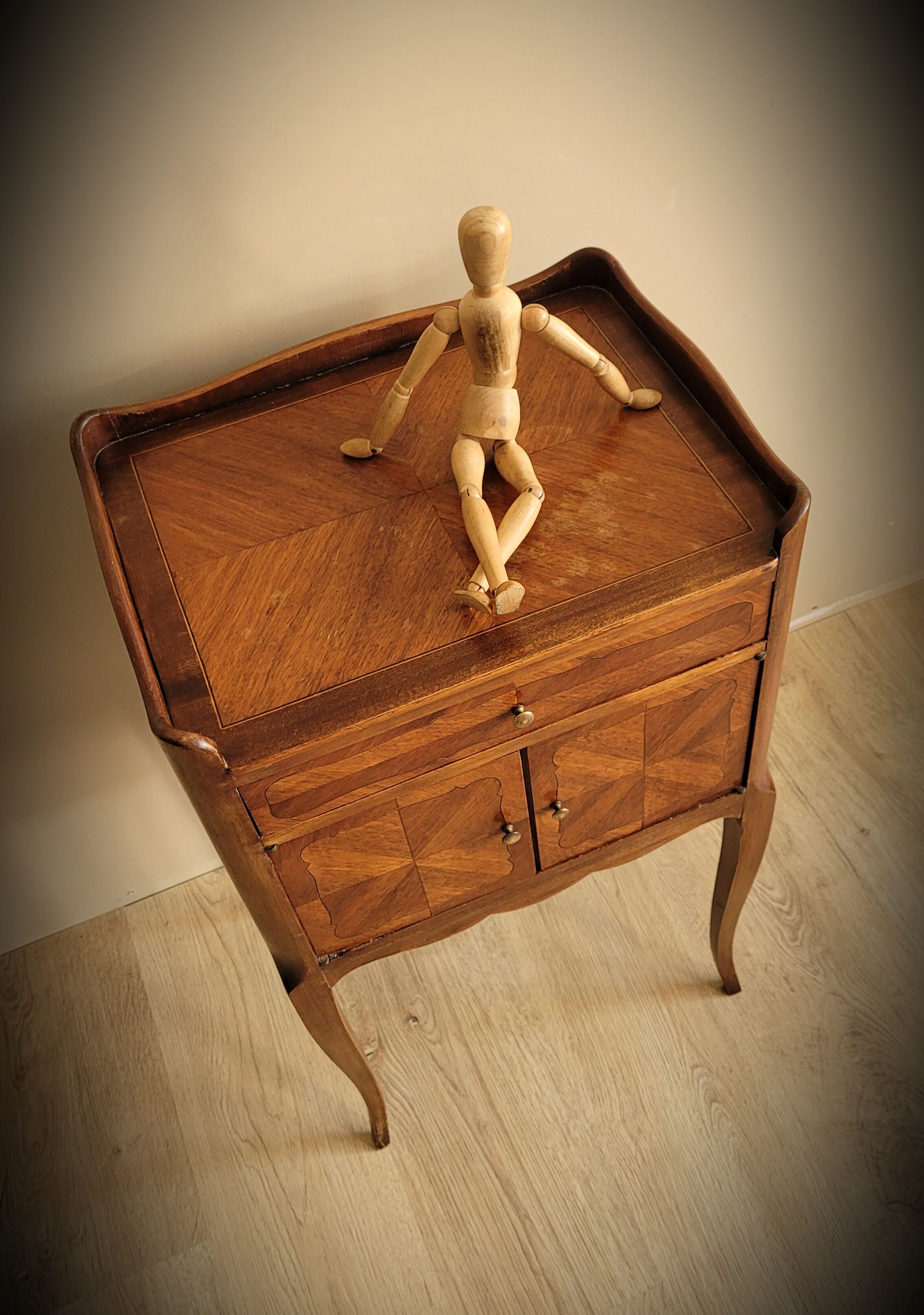 Bedside regency 2P 1T