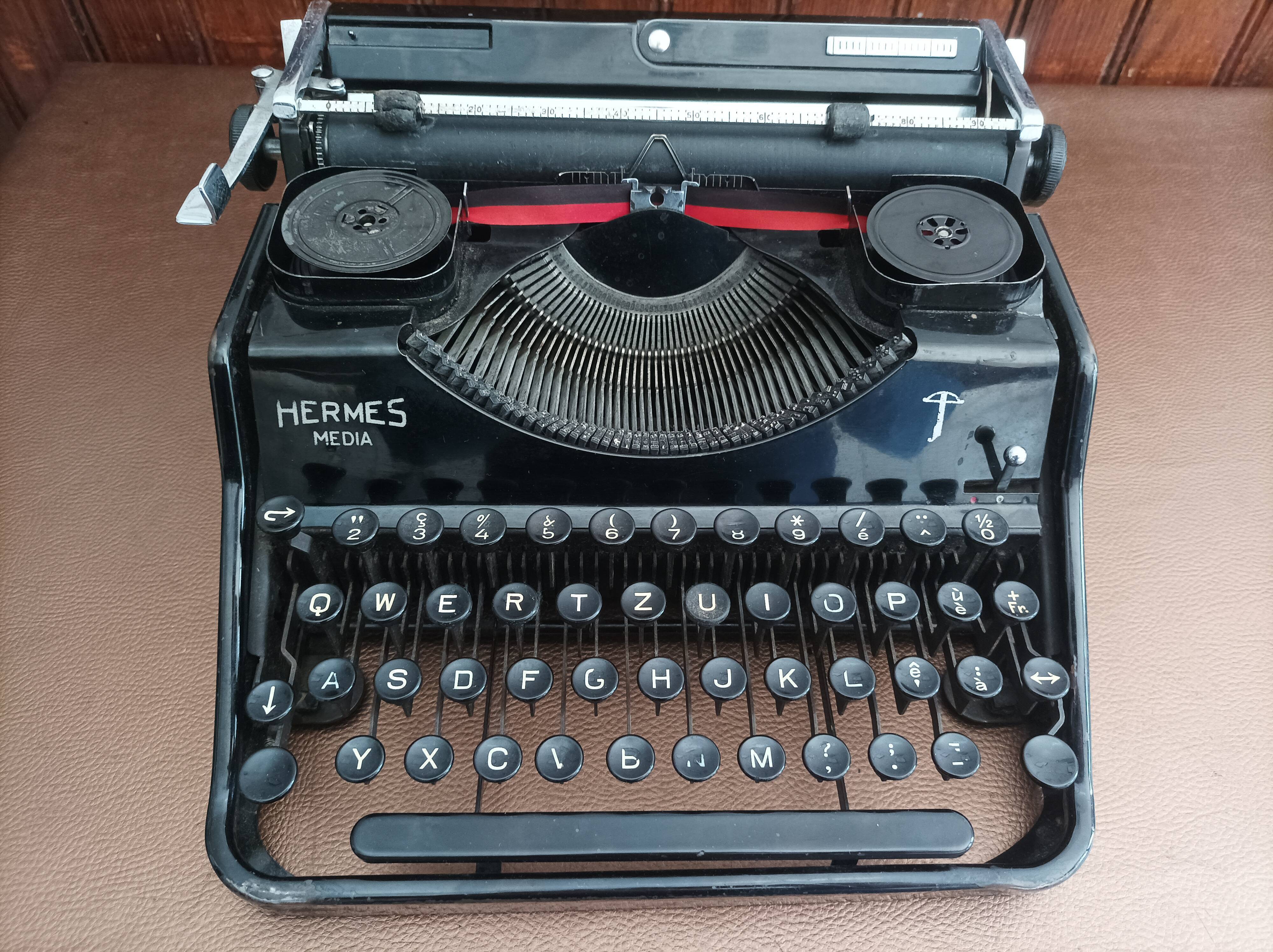 HERMES Old Media typewriter for decoration