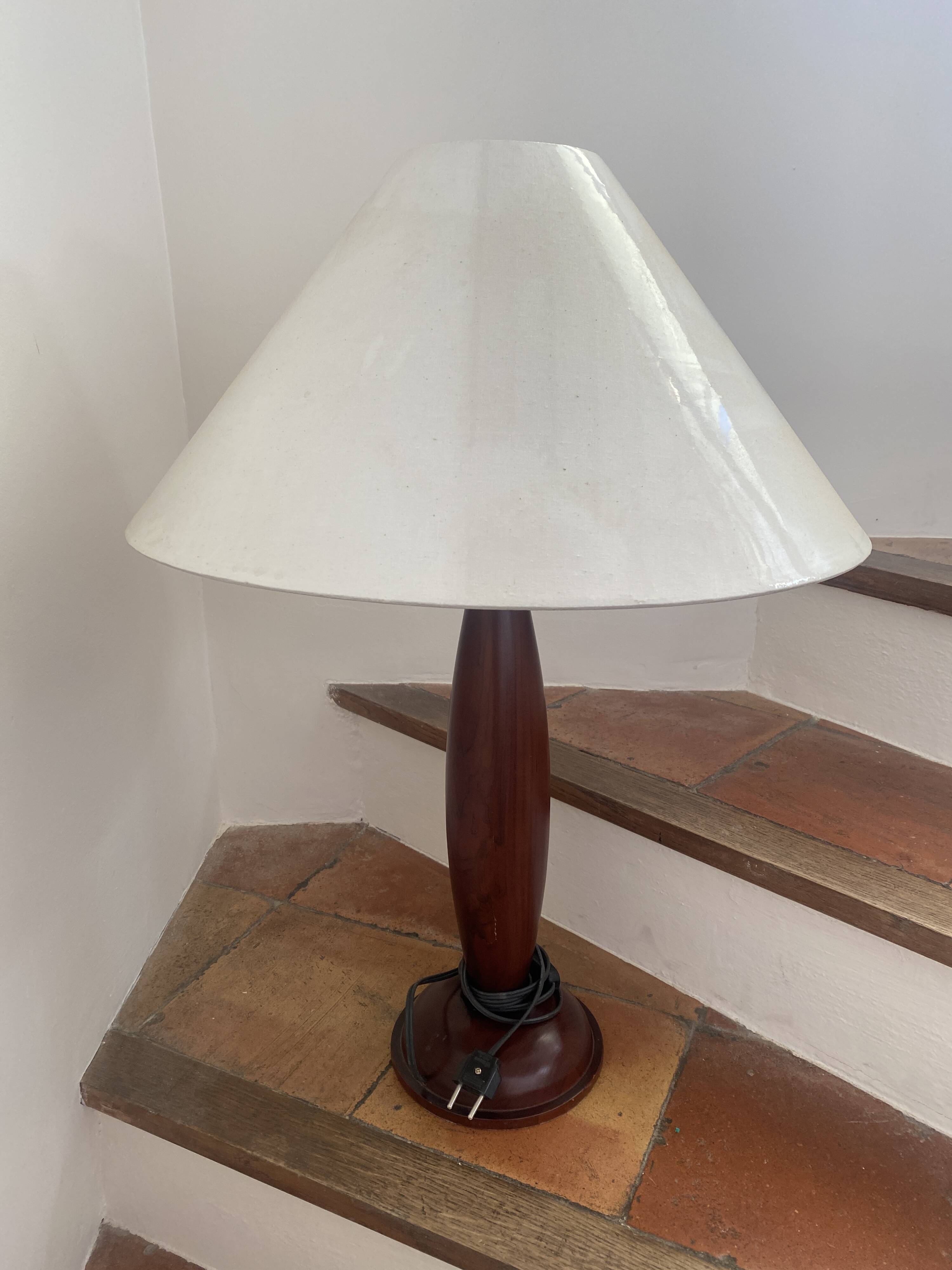 Pied de lampe en teck