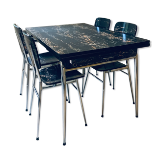 Dining table and 4 formica chairs