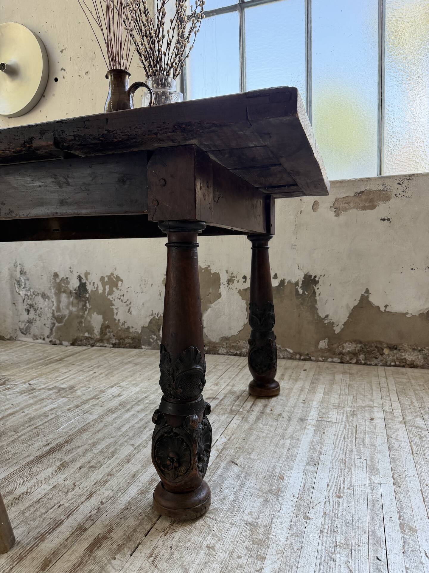 19th-century castle table, carved solid oak, 190cm.