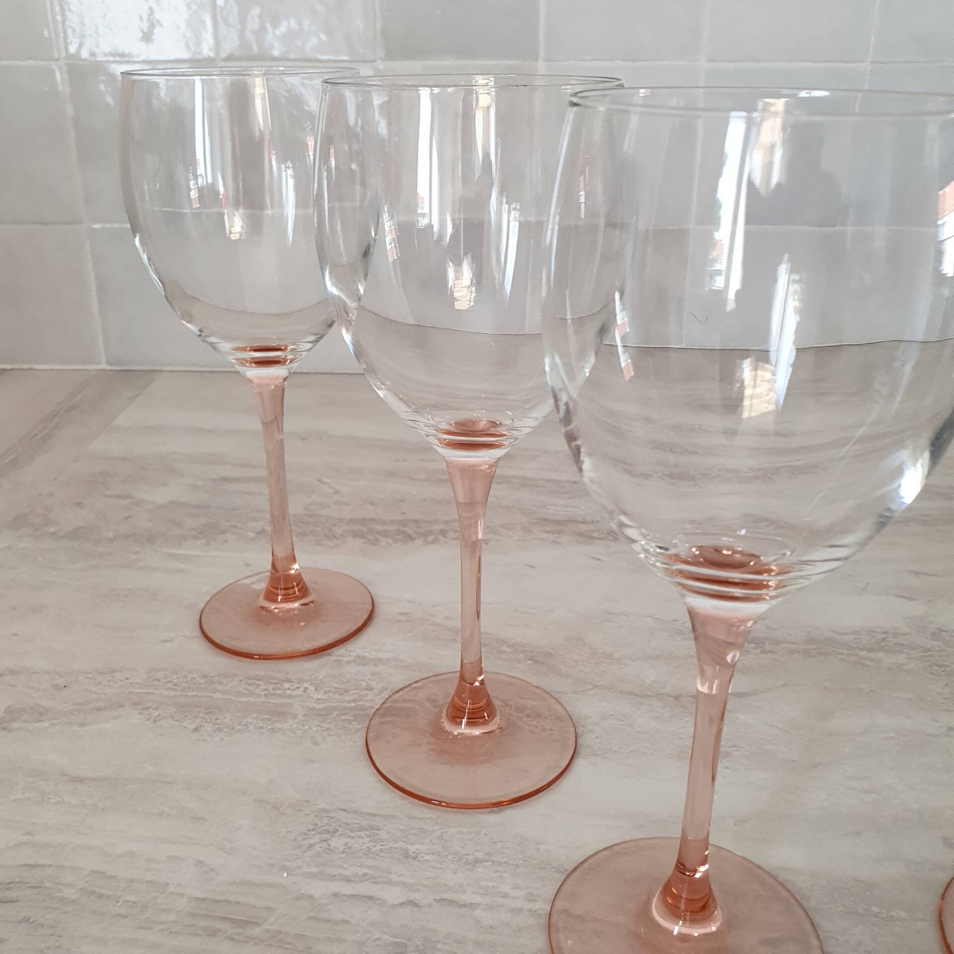 4 Verres à Eau ou Vin / verre à pied Rose