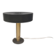 Lampe de table danoise avec une base en laiton massif et un abat-jour en métal laqué gris.