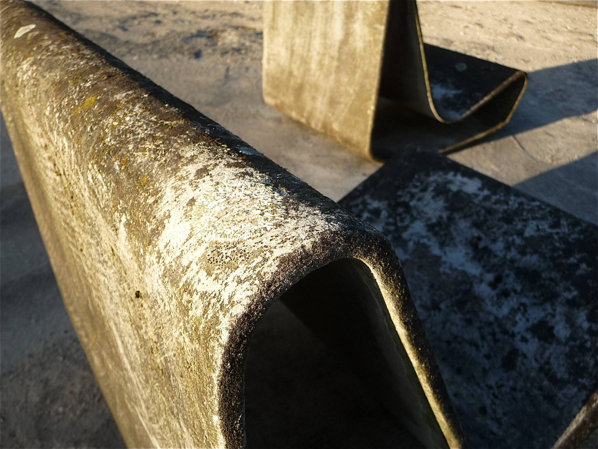 Set of 2 Early Edition Loop Garden Rocking Chairs by Willy Guhl for Eternit AG, Switzerland 1950s