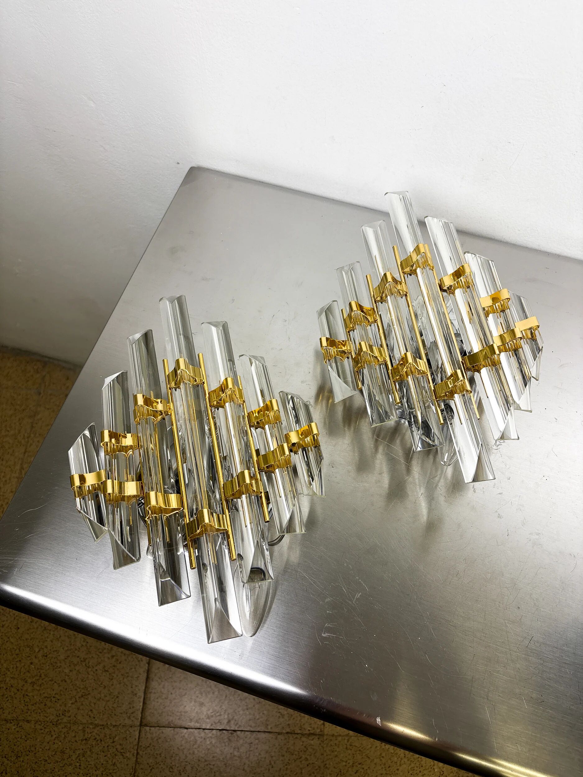 Paire d'appliques Venini, verre taillé de Murano, vers 1970, Italie