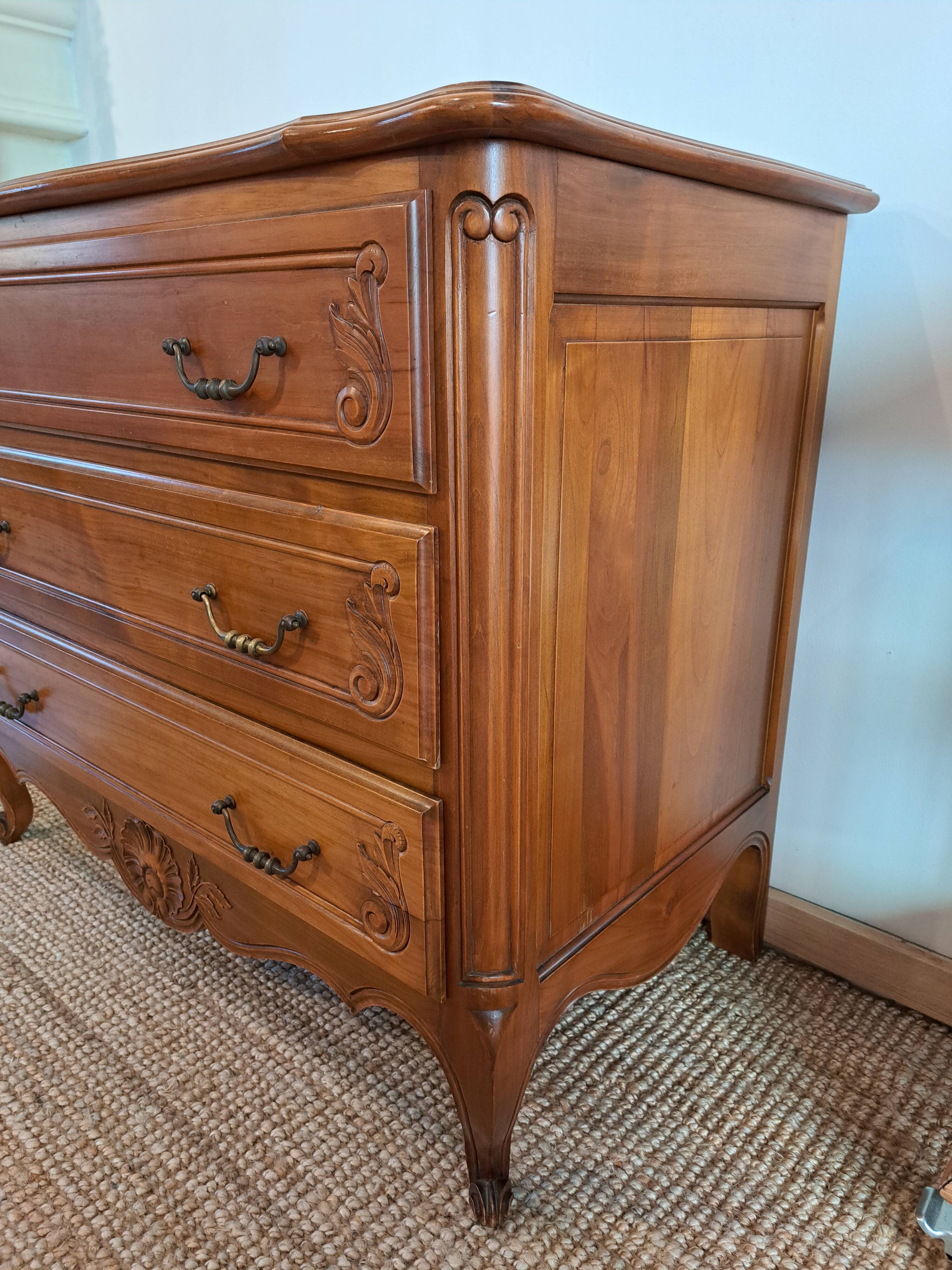 Commode de style Louis XV