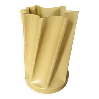 Portrait umbrella sent to Mari for Danese Milano from 1969.